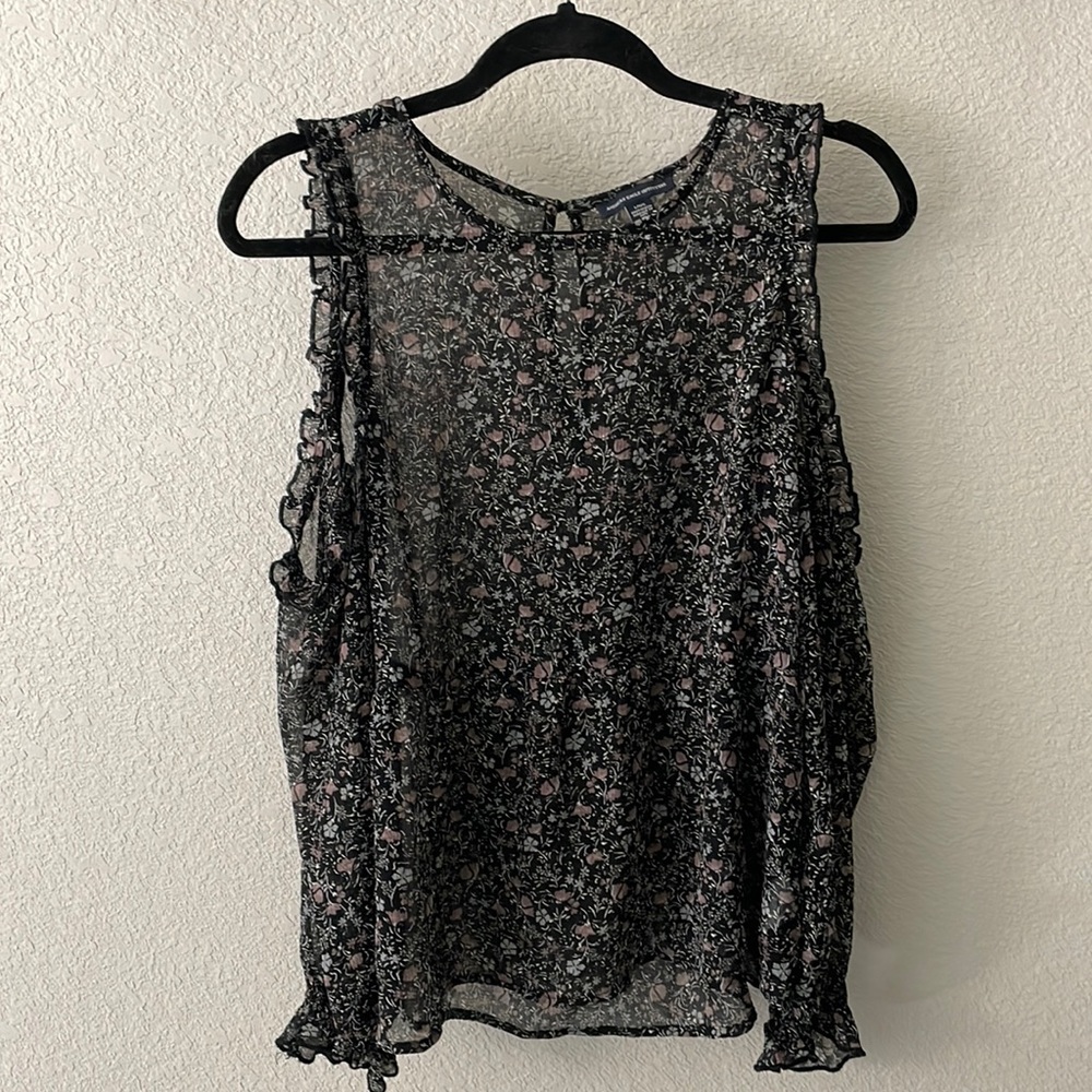 American Eagle floral top